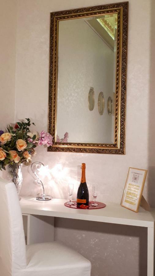 Il Ricamo Di Appartement *