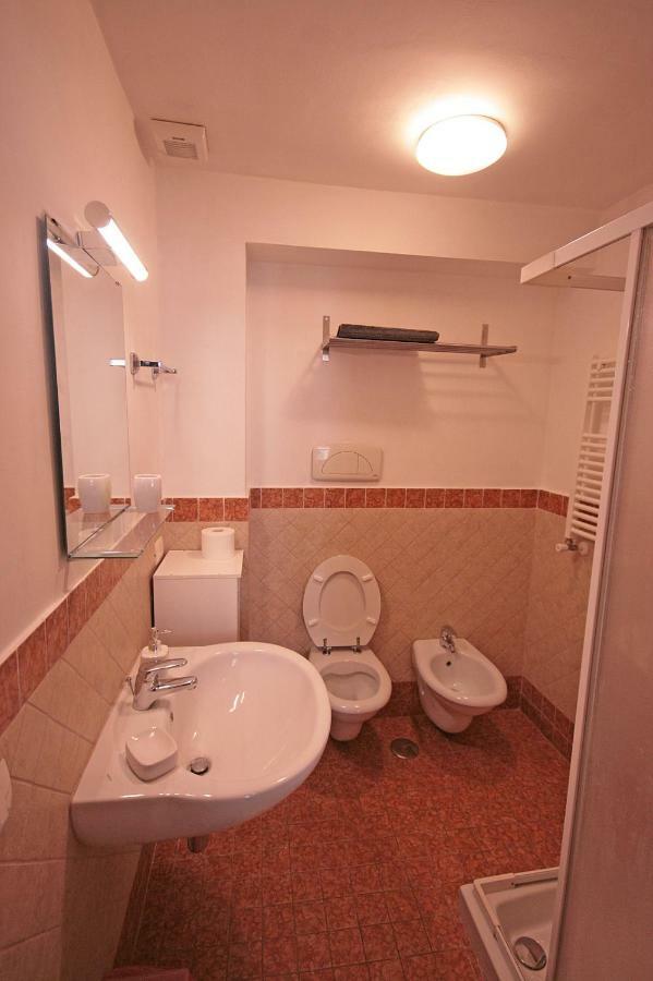 Trastevere 3 Bedrooms Apartamento *