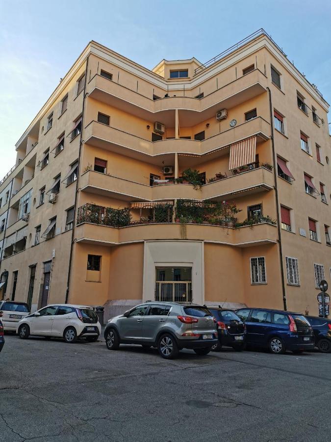 Apartment La Casa Colorata Ten Minutes To Colosseum Rome