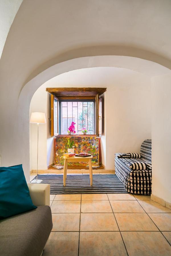 Moro 50 - Loft In Trastevere * Rome