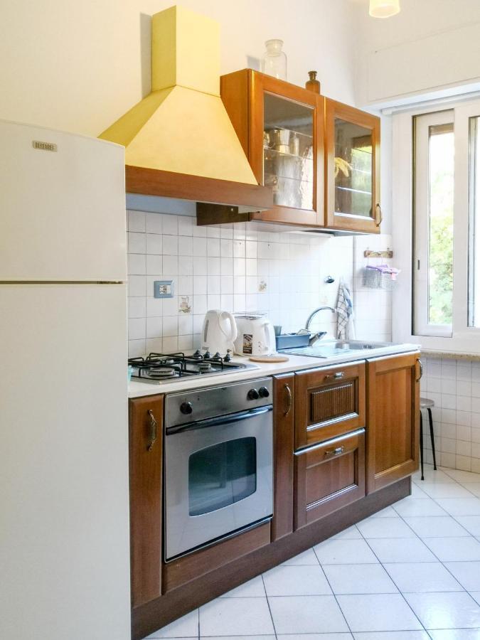 La Casa Colorata Ten Minutes To Colosseum Apartment