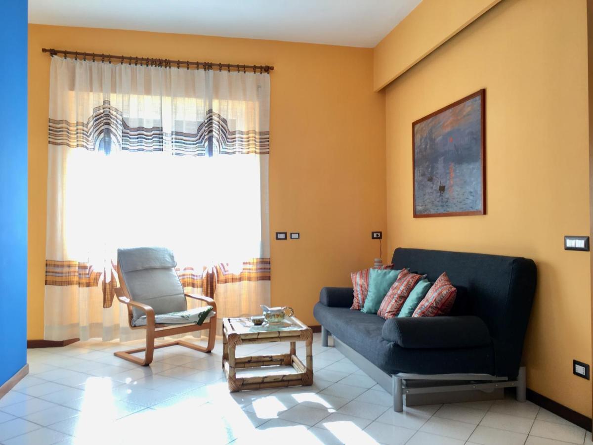 La Casa Colorata Ten Minutes To Colosseum Apartment