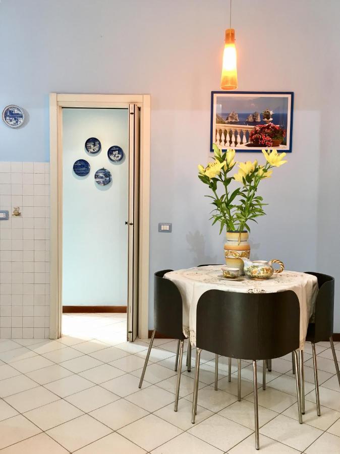 Apartment La Casa Colorata Ten Minutes To Colosseum *