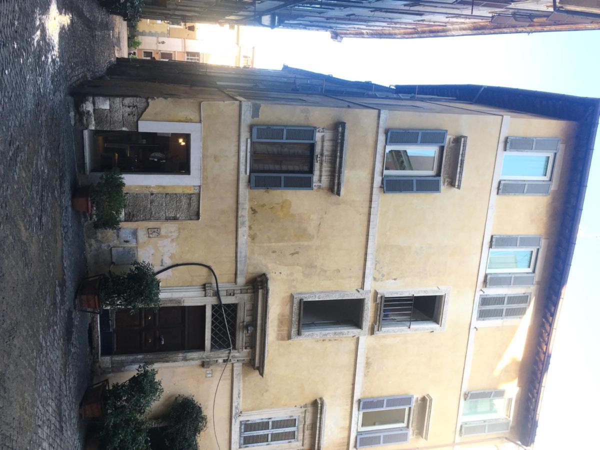 Apartment Secret Coronari