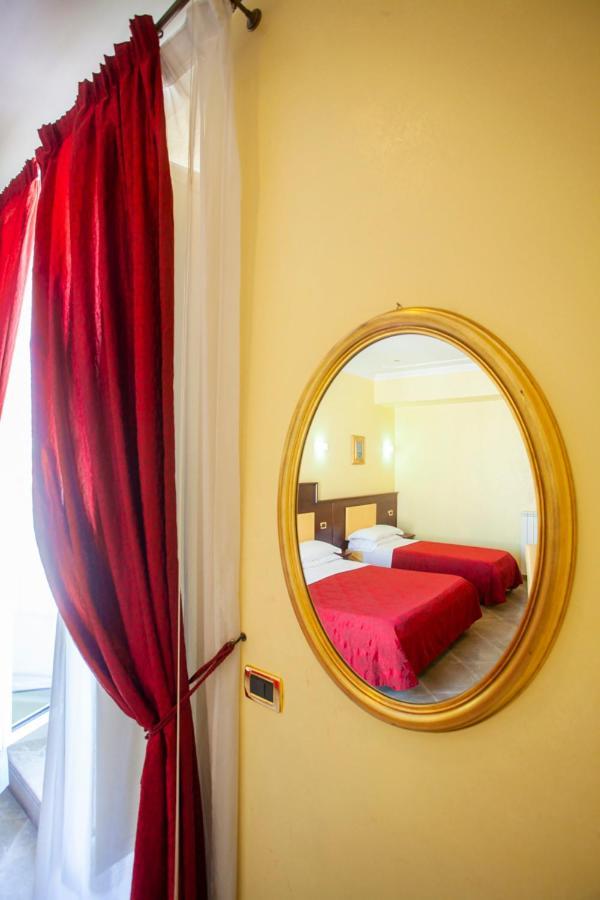 Esposizione 3* Rome