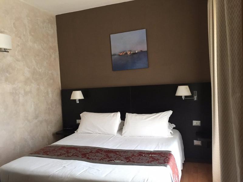 Regal Park Hotel