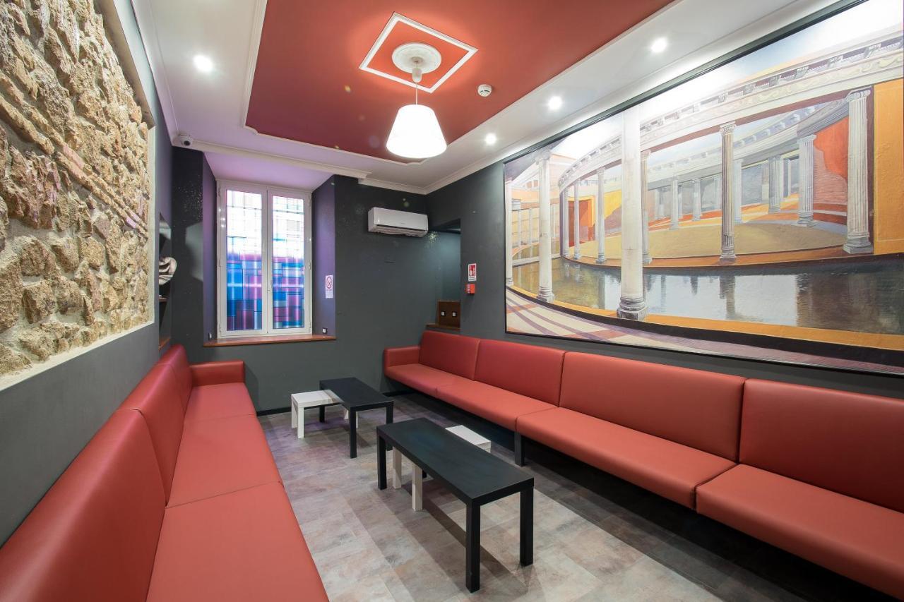 Alessandro Palace & Bar Hostel *