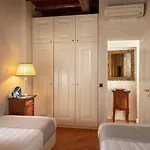 Condotti Corner Apartment Piazza Di Spagna