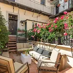 Navona Luxury And Historical Apartment