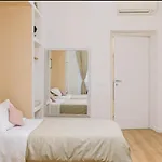 Charming 25 Apartment