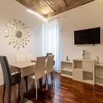 Fontana Di Trevi Design Apartment