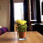 Elegant Trilussa Apartment