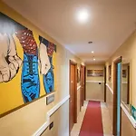 B&B Colorful Suite Yard