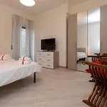 Near S.Giovanni/Metro C ***** Big New Apartment