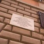 Lovely Apartment With Balcony In Campo De\' Fiori
