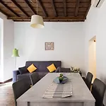 Muratte Apartment Facing Trevi\'S Fountain