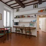 Campo De Fiori Lovely Apartment