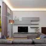 Aventino Contemporary Apartment