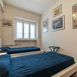 Roomy And Bright Apartment With Terrace