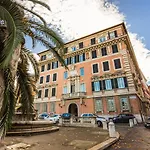 Palazzo Marescalchi Belli, Vicino Piazza Di Spagna