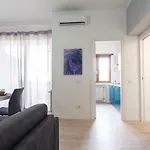 Roma Hub Two