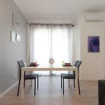 Roma Hub Two
