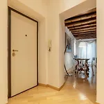 Pantheon View Apartment