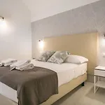 White Candia Guesthouse