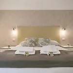 White Candia Guesthouse