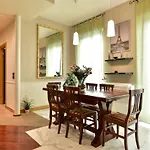 Elegant & Cozy Apartment In The Heart Of Rome