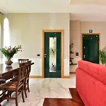 Elegant & Cozy Apartment In The Heart Of Rome