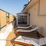 Colosseo Brightful Apartment With Rooftop