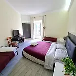 Lili & Aurora Home