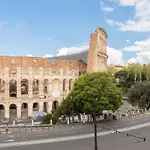 Iflat Unforgettable In Front Of Colosseum