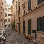 Piazza Navona Cozy And Central Studio