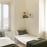 Sunny Flat In Elegant Building Close To Colosseum