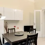 Sunny Flat In Elegant Building Close To Colosseum