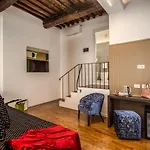 Little Queen Rooms