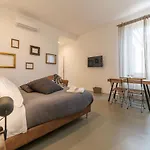 Iflat Esquilino Industrial Studio N.1