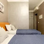 4-Bdr Apt among Colosseum&Termini 10-12 people
