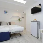 Ych-Confortevole Suite Al Colosseo