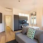 Matilde Modern Apartment-Rental In Rome
