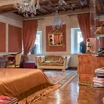The Tailor\'S Suite