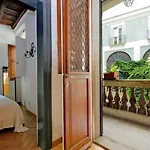 Elegant And Calm In Campo Dei Fiori