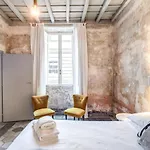 Stylish And Spacious Apartment Next To The Colosseum