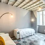 Stylish And Spacious Apartment Next To The Colosseum