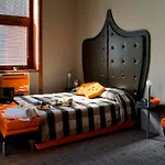 Orange Hotel