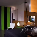 Hotel Zone