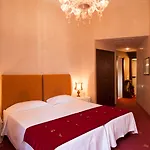 Hotel Columbia