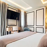 Room Mate Collection Gran Filippo, Rome-Fontana Di Trevi